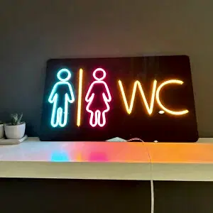 önden görünüm bayan erkek figürlü neon led wc tabelası
