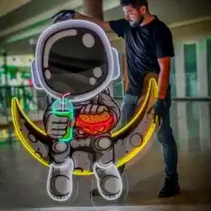 astronot figürlü hamburger ve içecek neon led tabela restoran ve fast food dekorasyonu